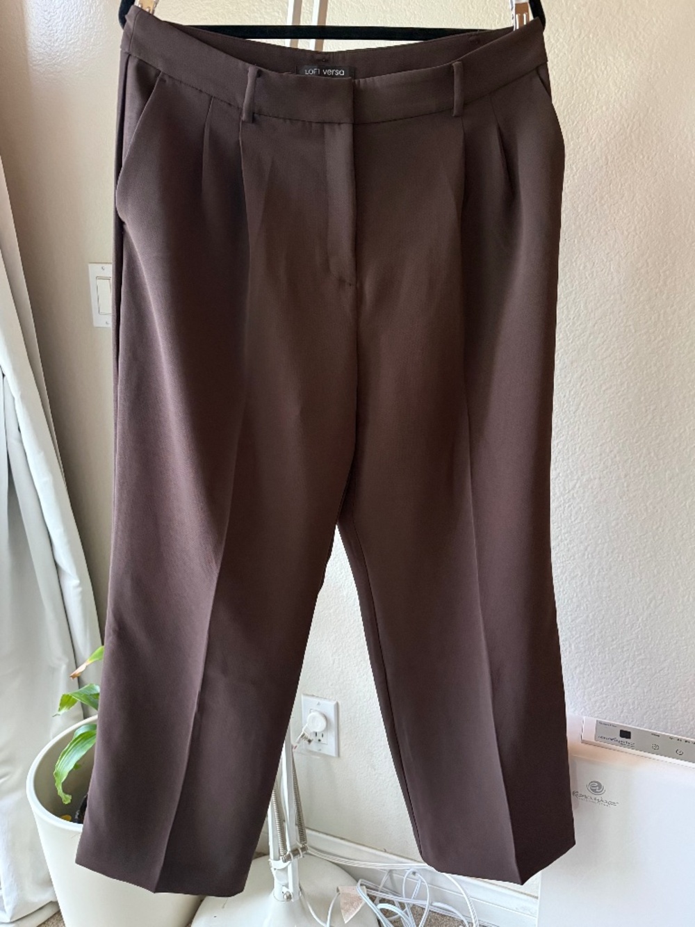 LOFT Versa Crepe Drape Pleated Relaxed Straight Pants - Size 14P